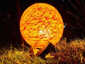 Akadi Sun (CJ) - Lampe de nuit en forme de soleil - Image 1