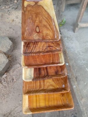 PLATEAU EN BOIS – Image 1
