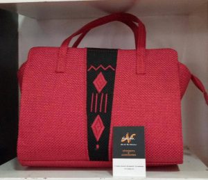 SAC A MAIN BRODE APO'Mi ROUGE - Image 1