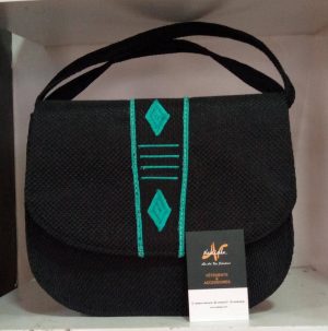 SAC BANDOULIERE BRODE APO'MI – Image 1